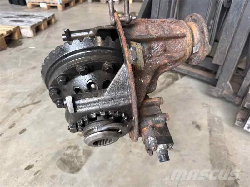 MAN DIFF HY-0718 - 3.700 // 81.35010-6273 Ejes