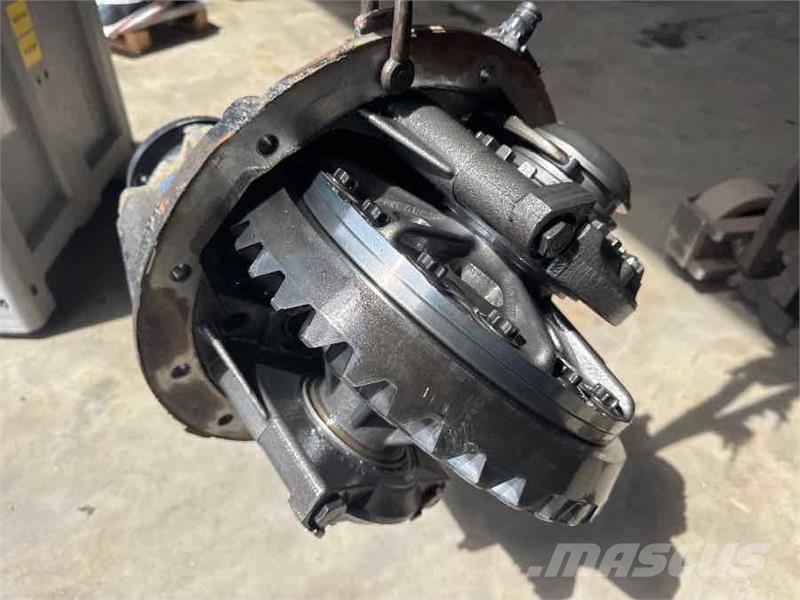 MAN DIFF HY-0925 - 3.700 // 81.35010-6168 Ejes