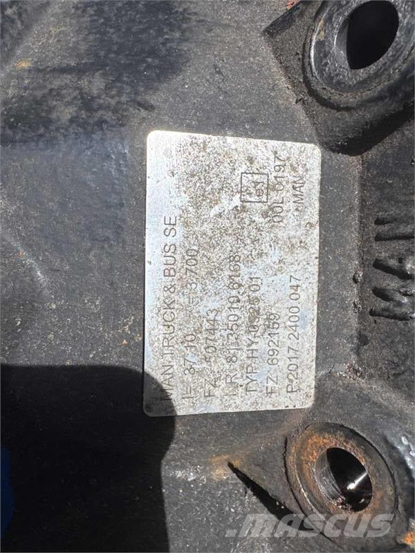 MAN DIFF HY-0925 - 3.700 // 81.35010-6168 Ejes