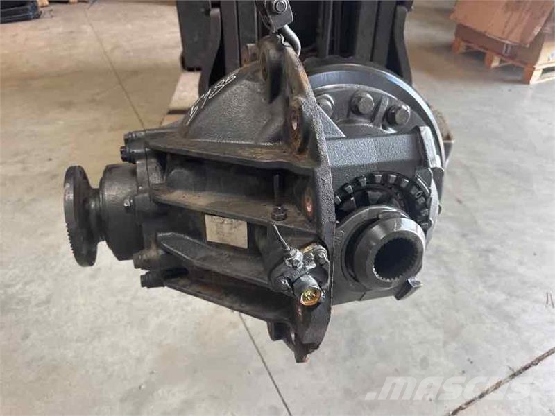 MAN DIFF HY-1350 - 2.714 // 81.35010-6304 محور العجلة