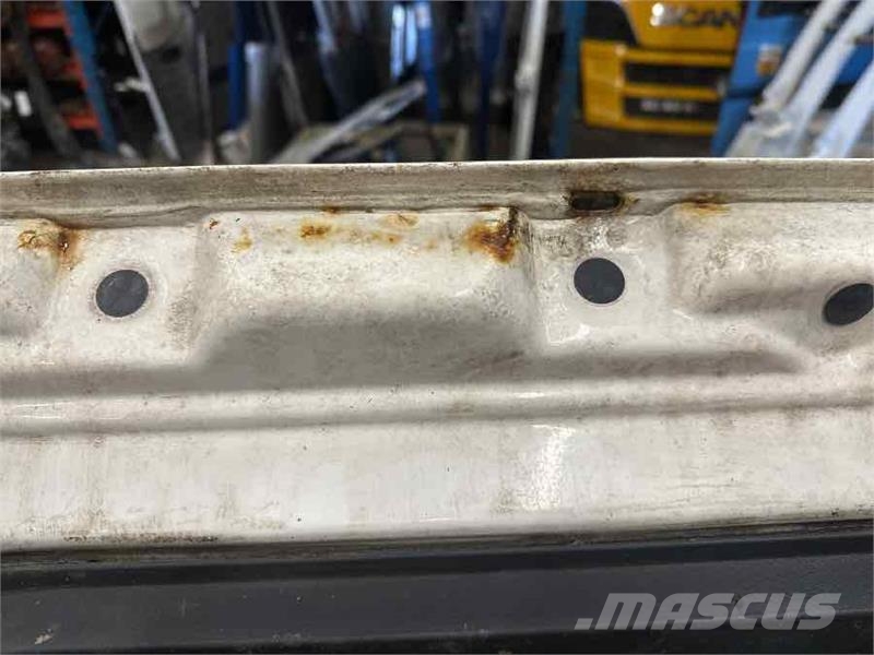 MAN DOOR 81.62600-4132 كابينة والداخلية