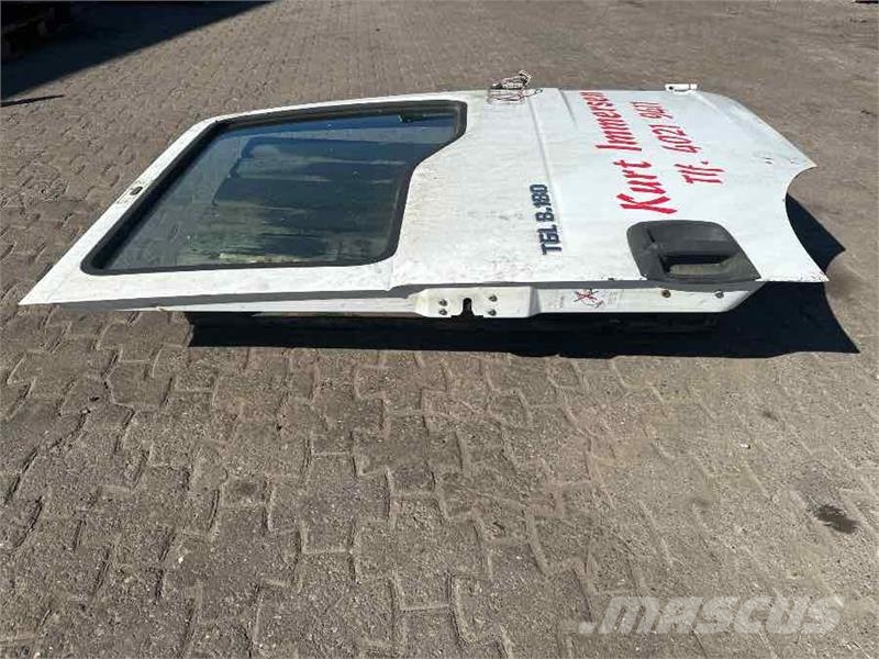 MAN DOOR 81.62600-4132 كابينة والداخلية