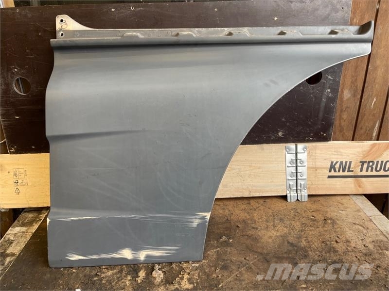 MAN DOOR EXTENSIONS 81.62610-0019 Cabinas