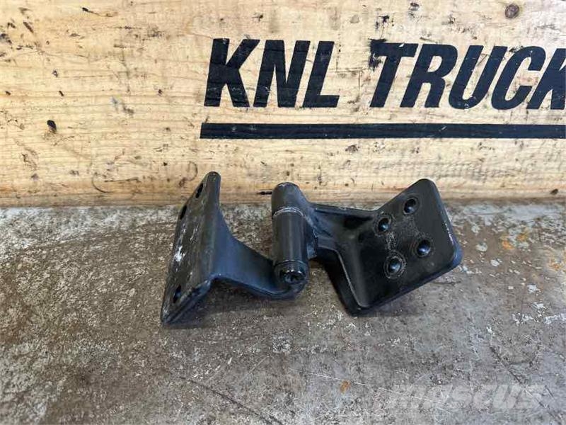 MAN DOOR HINGE 81.62690-6063 Καμπίνες και εσωτερικό