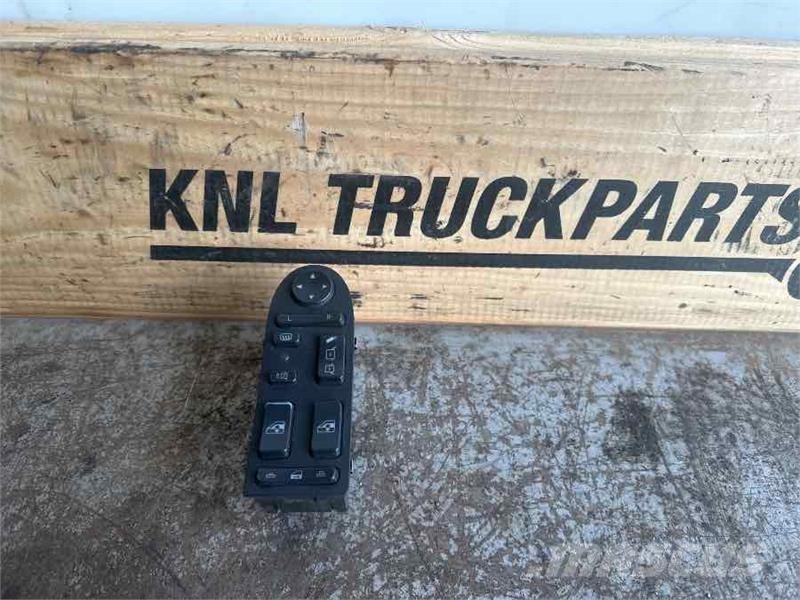 MAN DOOR MODULE 81.25806-7098 Elektronika