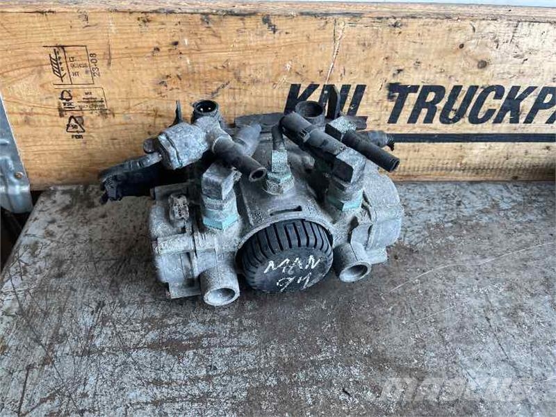 MAN EBS VALVE 81.52106-6071 مشعات