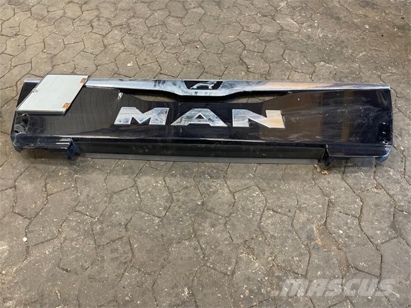 MAN FRONT GRILL 81.61150-6106 Transport - Inne