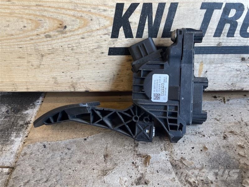 MAN GAS PEDAL 81.25970-6110 Kabine in notranjost
