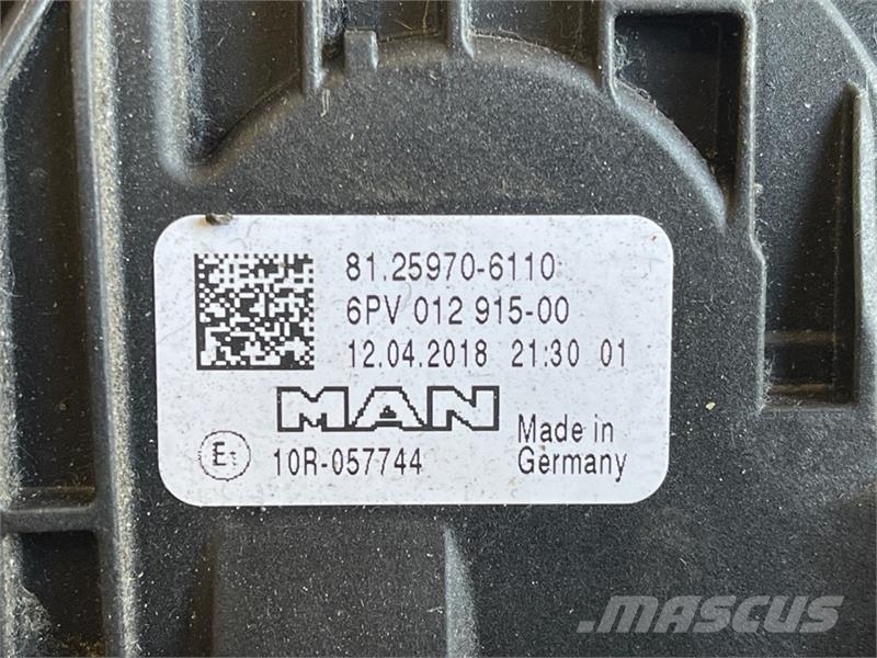 MAN GAS PEDAL 81.25970-6110 Kabine in notranjost