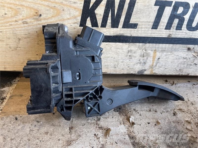 MAN GAS PEDAL 81.25970-6110 Kabine in notranjost