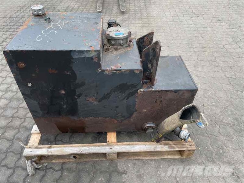 MAN HYDRAULIC TANK Хидравлични