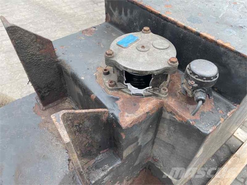 MAN HYDRAULIC TANK Хидравлични