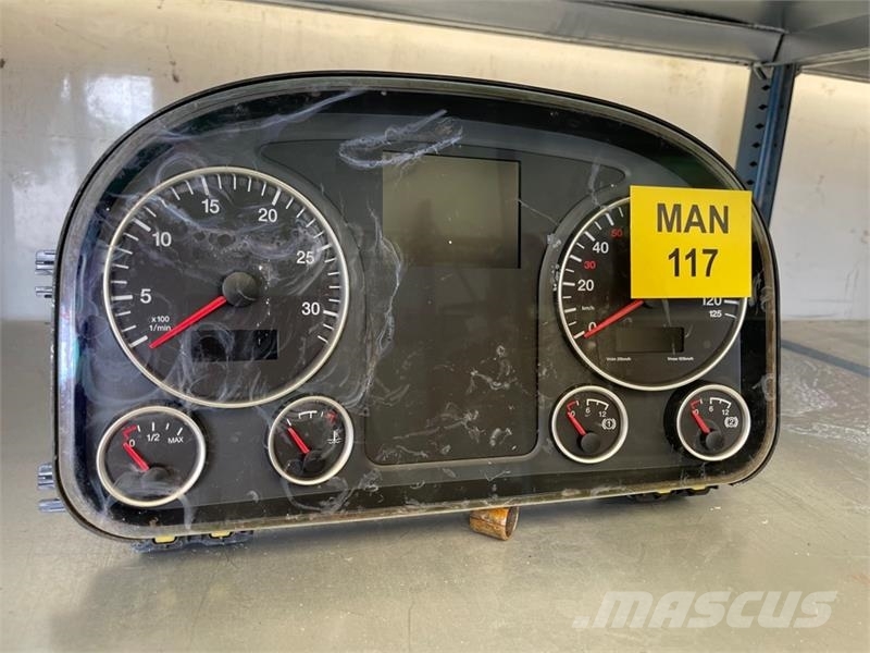 MAN INSTRUMENT 81.27202-6286 Kabīnes un interjers