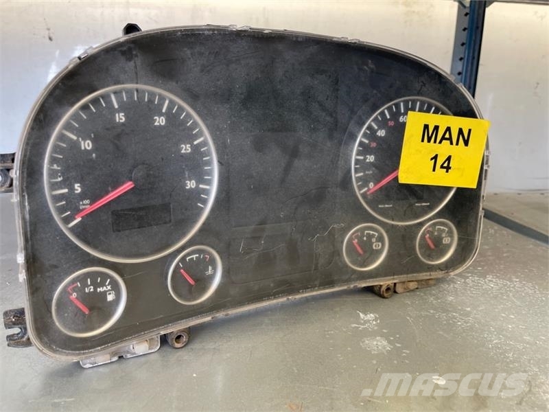 MAN INSTRUMENT 81.27202-6190 Cabins and interior