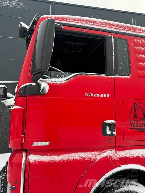 MAN LEFT DOOR 81.62600-4129 Kabine in notranjost
