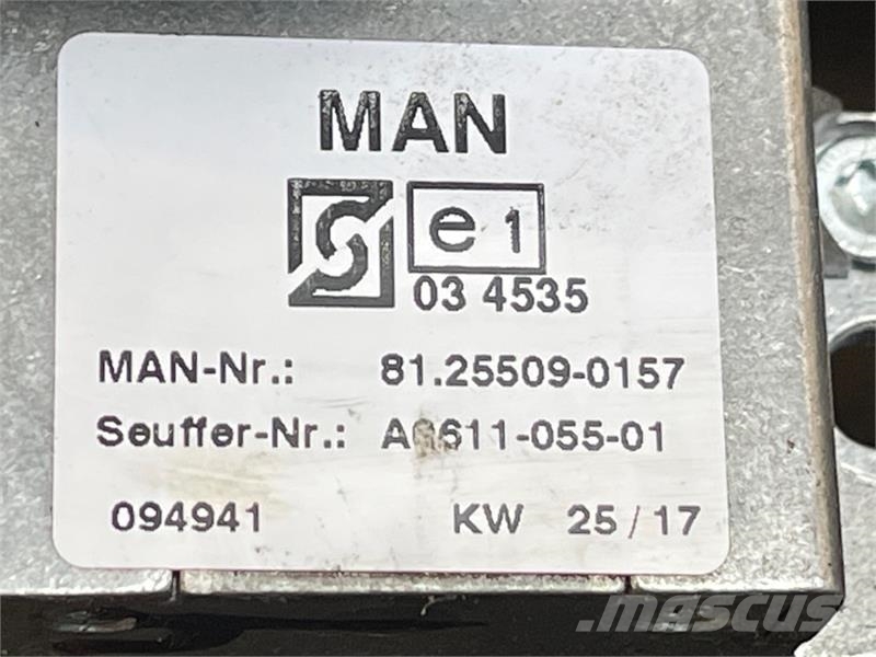 MAN LEVER SWITCH 81.25509-0157 Kabine in notranjost