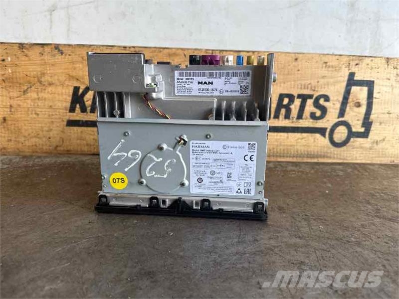 MAN RADIO MMT3 PLUS 81.28100-6074 Electrónicos
