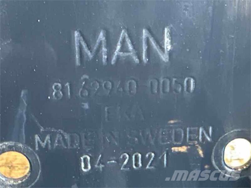 MAN ROOF BRACKET 81.62940-0050 Alváz és felfüggesztés