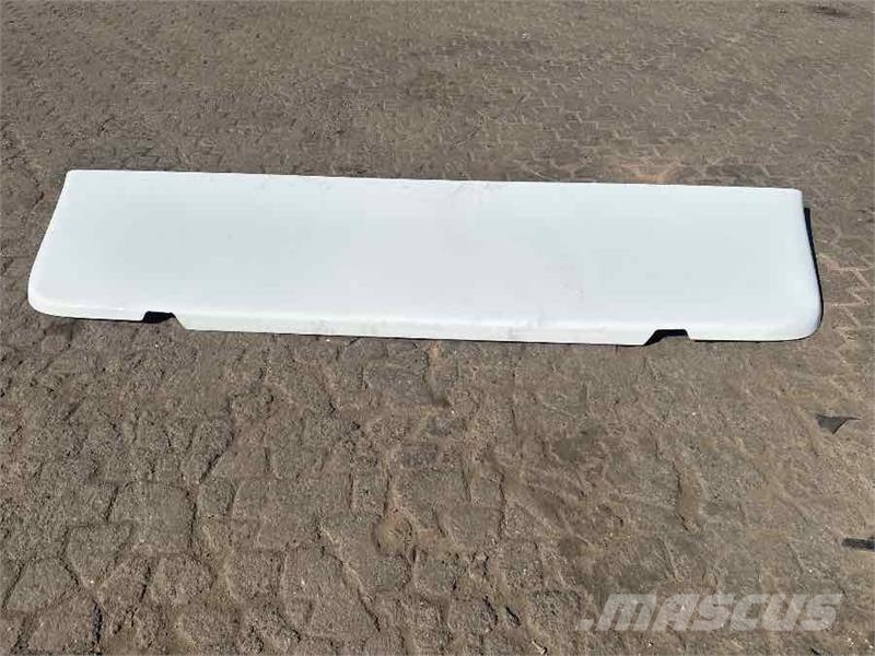 MAN ROOF SPOILER 81.62910-5393 Vezetőfülke és belső tartozékok