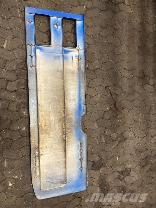 MAN SIDE PANEL 81.41680-0040 Chassis and suspension