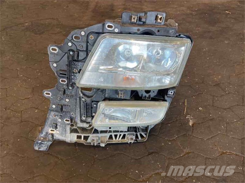 MAN TGS LEFT SIDE LAMP ASSY Ramy i zawieszenie