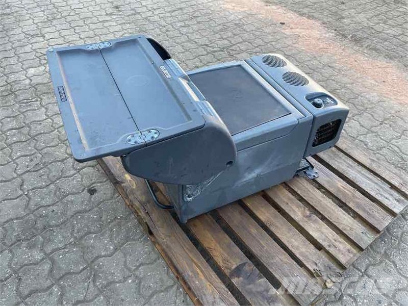 MAN TGX FRIDGE / COOL BOX 81.63910-6017 Kabinos ir salonai