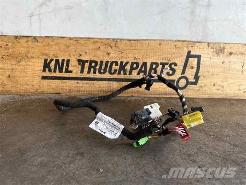 MAN WIRING HARNESS 81.25481-7498 Componentes electrónicos