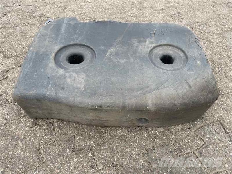 Mercedes-Benz ADBLUE TANK A4054710319 معدات النقل - غير ذلك