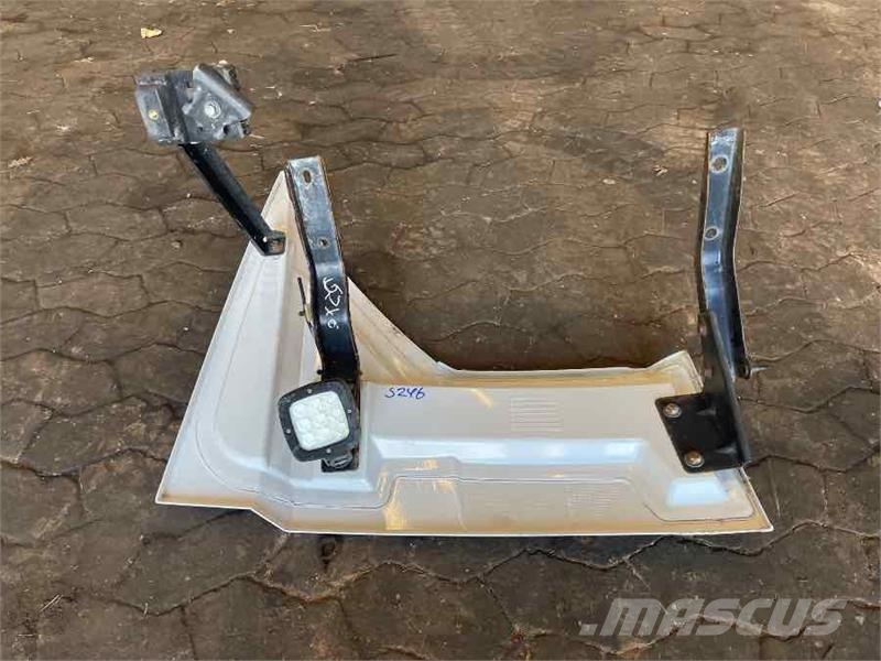 Mercedes-Benz AIR DEFELECTOR LEFT A9607901865 Kabīnes un interjers