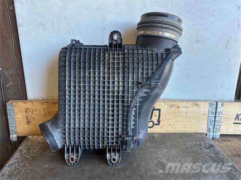 Mercedes-Benz AIR INTAKE A0190940202 Transportes - Outros