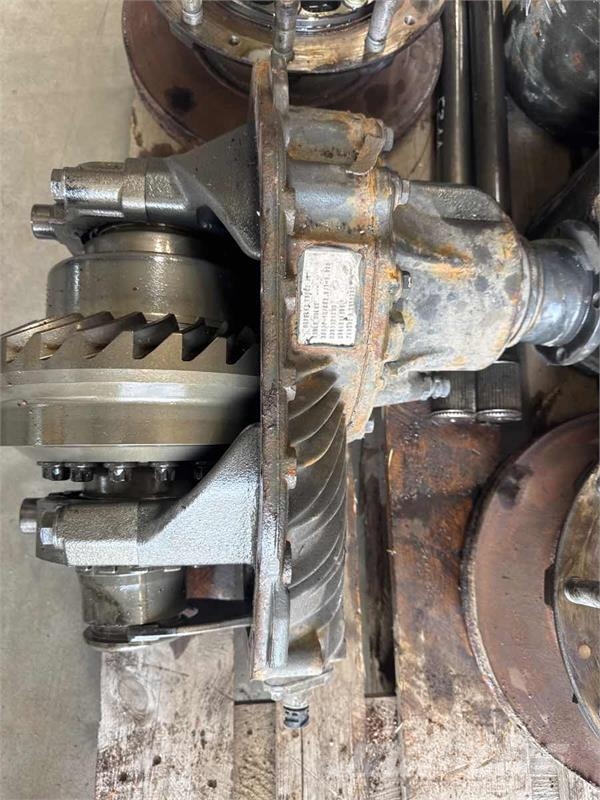 Mercedes-Benz DIFF R300P-13,4C 22,5  - 6,824 // 748282 Ejes