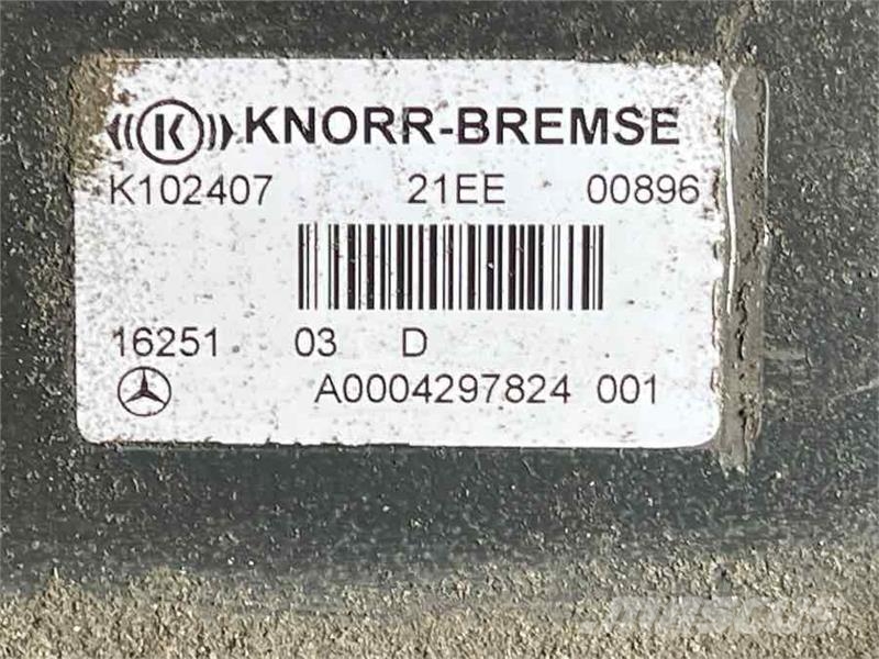 Mercedes-Benz EBS VALVE A0004297824 مشعات