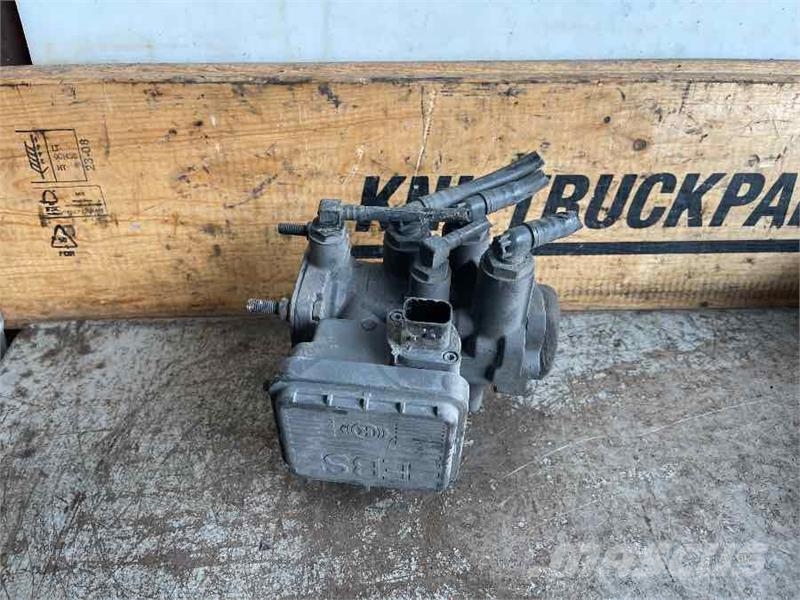 Mercedes-Benz EBS VALVE A0014311613 مشعات