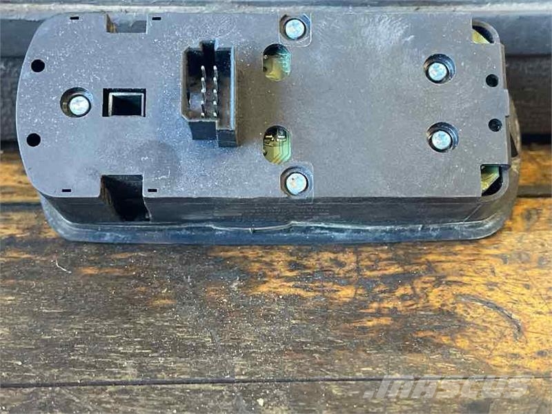 Mercedes-Benz ECU DOOR MODUL A9438200097 Electronics