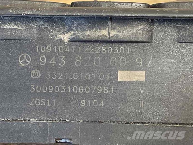 Mercedes-Benz ECU DOOR MODUL A9438200097 Electronics