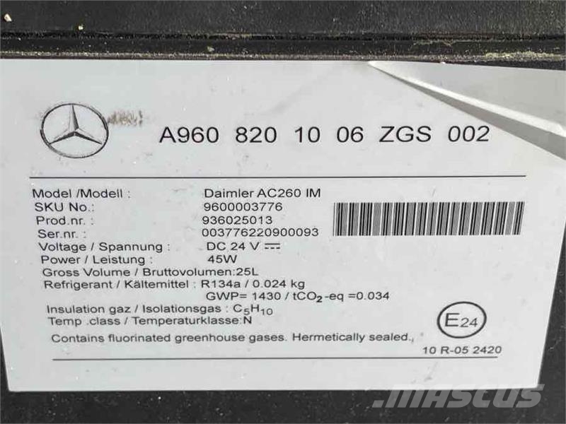 Mercedes-Benz FRIDGE A9608201006 Kabīnes un interjers