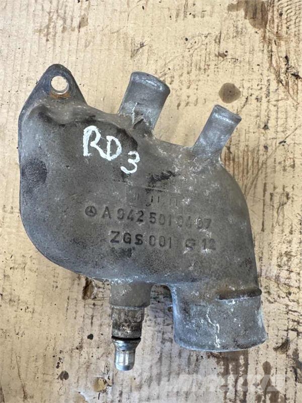 Mercedes-Benz PIPE A9425010407 Moteur