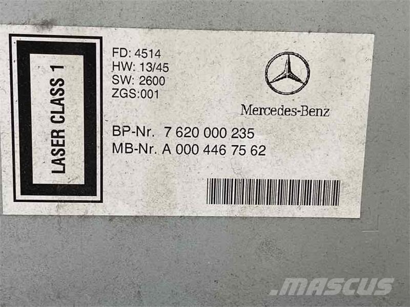 Mercedes-Benz RADIO A0004467562 Kabine i unutrašnjost