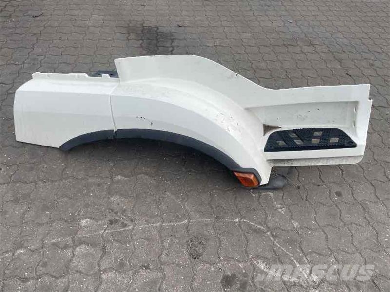 Mercedes-Benz RH SIDE STEP A9606668003 驾驶室与内部