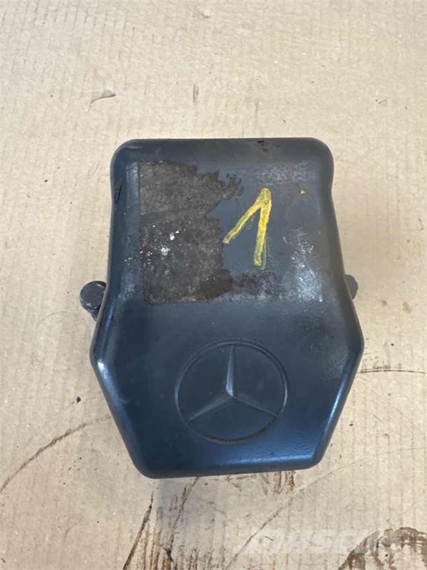 Mercedes-Benz ROCKER COVERS A4570100130 Moteur