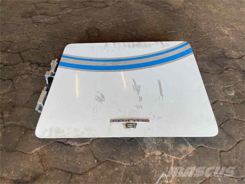 Mercedes-Benz SIDE DOOR LEFT  A9607502703 Kabīnes un interjers