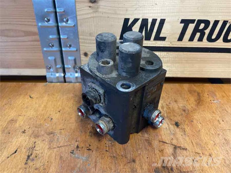 Mercedes-Benz STEERING VALVE A9604600484 Radiadores