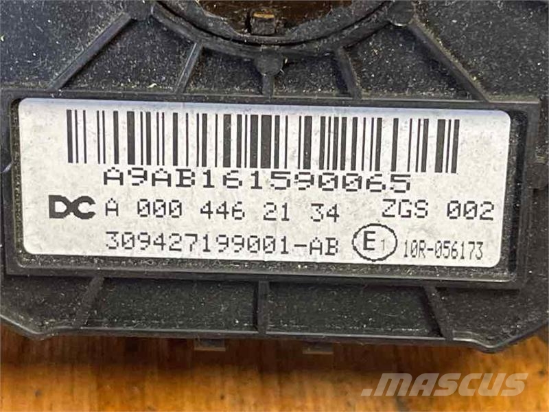 Mercedes-Benz STEERING CLOCK A0004462134 Kabīnes un interjers
