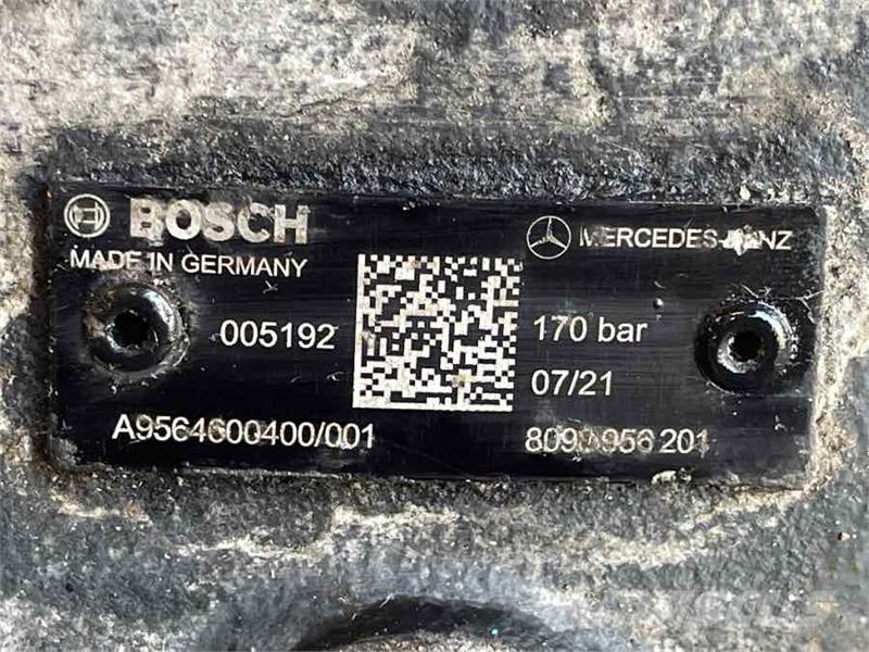 Mercedes-Benz STEERING GEAR A9564600400 Hydraulik