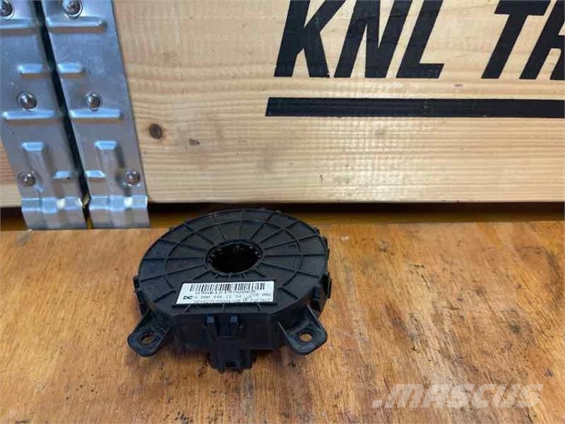 Mercedes-Benz STEERING CLOCK A0004462134 Kabīnes un interjers