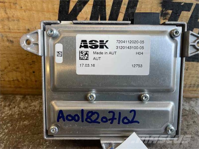 Mercedes-Benz SUBWOOFER ECU A0018207102 Componentes electrónicos