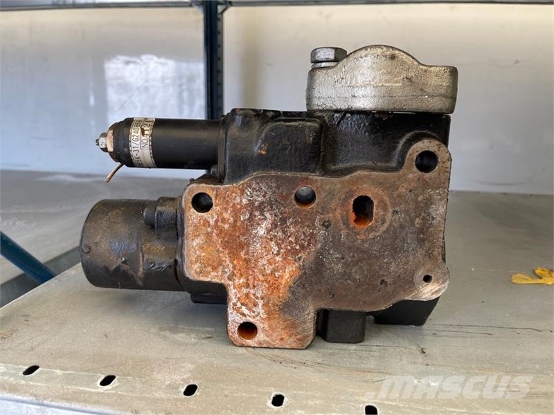 New Holland VALVE KPM VENTIL TYP. VBY-174B Радіатори
