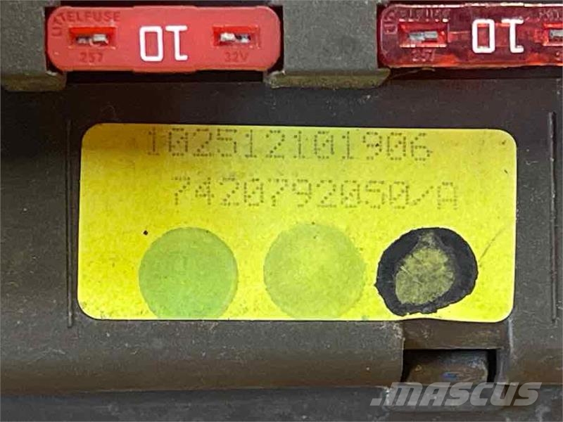 Renault ECU ELECTRIC 7420792050 /A Elektronika