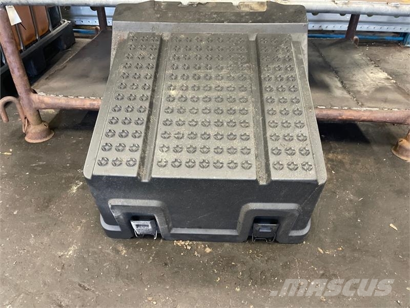 Scania BATTERY COVER 2428035 Σασί - πλαίσιο