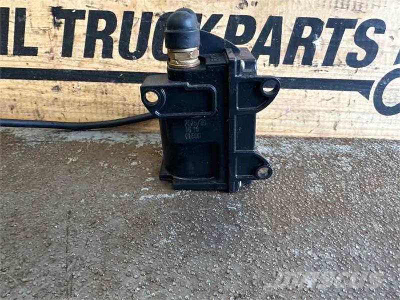 Scania BATTERY POW MASTER SWITCH 2025739 섀시 및 서스펜션
